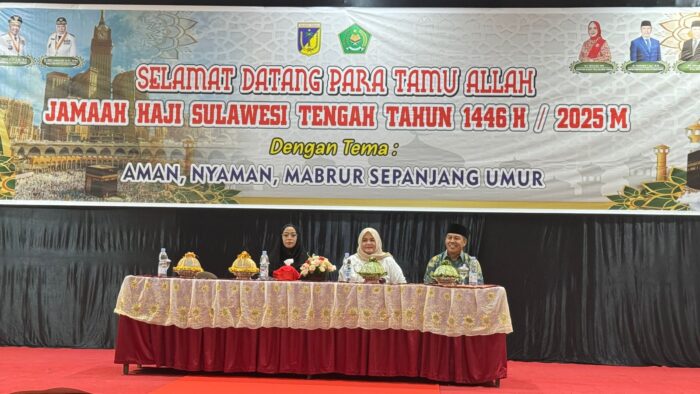 Wakil Bupati Touna, Surya Saat Menghadiri Acara Pelepasan Jamaah Calon Haji Sulteng Bertempat di Asrama Haji.
