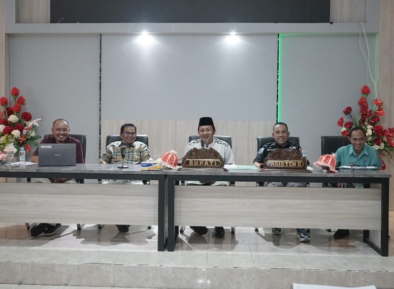 Bupati Touna, Ilham Lawidu Memimpin Rapat Koordinasi Urusan Pemerintahan Untuk Penataan Perangkat Daerah.