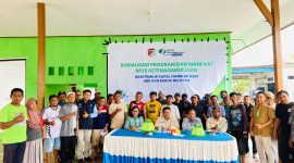 Kepala Dinas Perikanan Touna, Rahmat Basri Saat Menghadiri Sosialisasi dan Manfaat BPJS Ketenagakerjaan di Tempat Pelelangan Ikan.