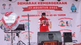 Wakil Bupati Touna, Surya Saat Memberikan Sambutan Pada Kegiatan Jalan Santai Car Free Day.