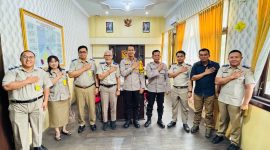 Kakan Pertanahan Bersama Jajarannya Saat Foto Bersama Dengan Kapolres Touna