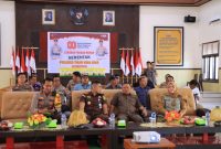 Wabup Touna, Surya Lapasiri Didampingi Ketua DPRD, Gusnar A. Suleman Hadiri Launching Gerakan Pangan Murah Secara Virtual Melalui Zoom Meeting. 