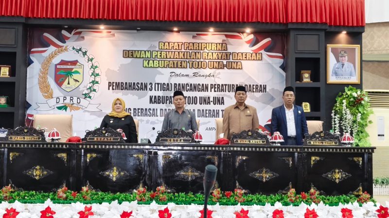 Rapat Paripurna Pembahasan Tiga Ranperda Berasal Dari Kepala Daerah di Pimpin Ketua DPRD Gusnar Suleman