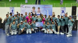 Wakil Bupati, Surya Lapasiri Saat Foto Bersama Dengan Para Atlet Asal Touna.