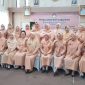 Penasehat DWP Touna, Hajar Lawidu Saat Foto Bersama Dengan Para Pengurus DWP Usai Pengukuhan.
