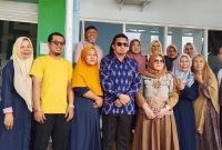 Bupati Ilham Lawidu Didampingi Wakil Bupati, Hj. Surya Saat Meresmikan ATM Bank Sulteng di Pasar Sentral Ampana Desa Sansarino. 