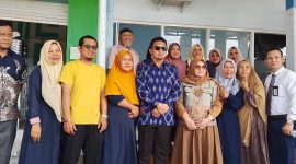 Bupati Ilham Lawidu Didampingi Wakil Bupati, Hj. Surya Saat Meresmikan ATM Bank Sulteng di Pasar Sentral Ampana Desa Sansarino. 