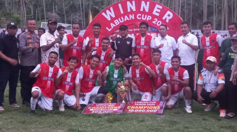 Plt. Asisten II Bidang Perekonomian dan Pembangunan Sekretariat Pemkab Touna, Aspan Taurenta Menutup Dengan Resmi Turnament Mini Soccer Labuan Cup.