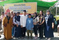 Bupati Touna, Ilham Lawidu Melakukan Peletakan Batu Pertama Pembangunan Masjid Al-Aziz di Kelurahan Uemalingku Kecamatan Ratolindo.