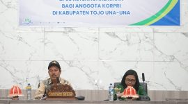 Sekda Touna Alfian Matajeng Didampingi Kepala BPJS Ketenagakerjaan, Salfia Latuhihin Saat Memberikan Arahan.