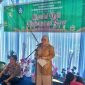 Wakil Bupati Touna, Surya Lapasiri Saat Memberikan Sambutan di Kegiatan Maulid Nabi di TK Alkhairaat Kelurahan Muara Toba.