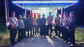 Kapolres Touna, AKBP Yanna Djayawidya, SIK.,MH Saat Melakukan Pengecekan Pos Kamling Yang Berada di Wilayah Kecamatan Ampana Kota.