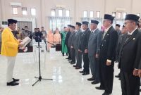 Bupati Touna, Ilham Lawidu Saat Melantik dan Pengambilan Sumpah Kepada  Pejabat Pimpinan Tinggi Pratama.