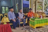 Sekda Touna, Alfian Matajeng Saat Menghadiri Sunatan Masal Gratis Yang Dilaksanakan Oleh Baznas di Desa Pusungi Kecamatan Ampana Tete.