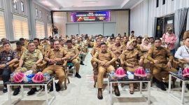 Bupati Ilham Lawidu Bersama Wakil Bupati Surya Lapasiri Saat Menghadiri Sekaligus Melaunching Proyek Perubahan Kepala BPKAD Dalam Pelatihan Kepemimpinan Nasional Tingkat II Angkatan XV Tahun 2025.
