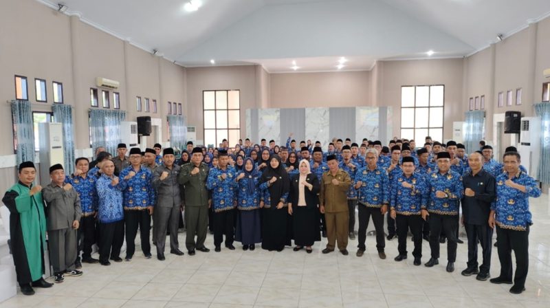 Wakil Bupati, Hj. Surya Lapasiri Lantik Pejabat Administrator dan Pengawas Lingkup Pemkab Touna