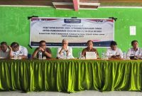 Kakan Pertahanan Said Salim Niode Memimpin Rapat Musyawarah Penetapan Bentuk Ganti Rugi Pengadaan Tanah Untuk Pembangunan Sekolah Rakyat di Desa Betaua Kecamatan Tojo.