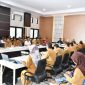 Wakil Bupati Touna Surya Lapasiri, Pimpin Rapat Koordinasi Tim Koordinasi Penanggulangan Kemiskinan Daerah.