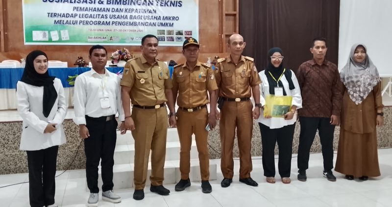 Asisten Bidang Administrasi Umum Alimudin Mohammad Hadir Sekaligus Membuka Bimtek Pemahaman dan Kepatuhan Terhadap Legalitas Bagi Usaha Mikro. 