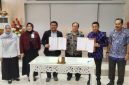 Bupati Touna, Ilham Lawidu Bersama Branch Manager BSI KCP Ampana Teken Kerjasama Tentang Pengelolaan Dana Operasional Payrol Jasa Pelayanan dan Penyaluran Pembiayaan Pada RSUD Ampana. 