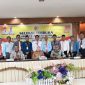 Wakil Bupati Touna, Surya Lapasiri Saat Foto Bersama Dengan Para Peserta Seleksi Pejabat Administrator Lingkup Pemkab Touna.