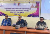 Sekda Touna, Alfian Matajeng Saat Memberikan Arahan Dalam Kegiatan Penilaian potensi dan Kompetensi ASN, di UPT BKN Palu Sulawesi Tengah.