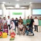 Bupati Touna, Ilham Lawidu Serahkan Langsung Bantuan Atensi Dari Kemensos RI Untuk Penyandang Distibilitas Lansia dan Kelompok Rentan.