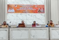 Sekda Touna Alfian Matajeng Hadir Sekaligus Membuka Konsultasi Publik Dokumen Kajian Bencana.
