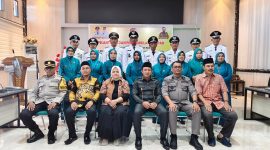 Bupati dan Wakil Bupati Saat Foto Bersama Dengan Kades Yang Baru Saja Dilantik.