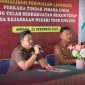 Kasi Pemulihan Aset dan Pengelolaan Barang Bukti Kejaksaan Touna Muh. Dhimas Trisaskti Saat Memberikan Arahan Pada Kegiatan Sosialisasi Penjualan Langsung.