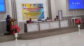 Wakil Bupati Touna, Surya Saat Memberikan Sambutan di Kegiatan Bimtek PPID.