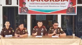 Kejari Touna, Rizky Fahrurrozi Pimpin Konferensi Pers Pemaparan Pencapaian Kinerja Bidang Pidsus.