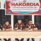 Kejari Touna, Rizky Fahrurrozi Pimpin Konferensi Pers Pemaparan Pencapaian Kinerja Bidang Pidsus.