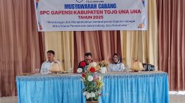 Mewakili Bupati, Asisten III Bidang Administrasi Umum, Alimudin Muhammad Membuka Muscab BPC Gapensi Touna.