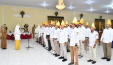 Ketua Umum Dekranasda Touna, Hajar Lawidu Saat Mengukuhkan 37 Pengurus.