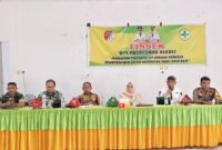 Wabup Touna, Surya Lapasiri Pimpin Rapat Linsek UPT Puskesmas di Desa Uekuli Kecamatan Tojo.