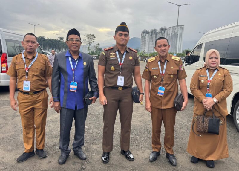 Bupati Ilham Lawidu dan Wakil Bupati Surya Lapasiri Saat Menghadiri Rakornas di Kabupaten Bogor.