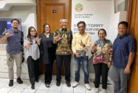 Kadispar Touna, Asrin Soga Saat Melakukan Kunjungan Strategi Dengan Direktur Kawasan Konservasi Kementerian Kehutanan RI.