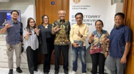 Kadispar Touna, Asrin Soga Saat Melakukan Kunjungan Strategi Dengan Direktur Kawasan Konservasi Kementerian Kehutanan RI.