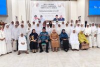 Wabup Touna, Surya Lapasiri Saat Menghadiri Manasik Haji Tingkat Kabupaten.