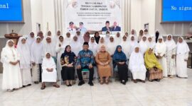 Wabup Touna, Surya Lapasiri Saat Menghadiri Manasik Haji Tingkat Kabupaten.