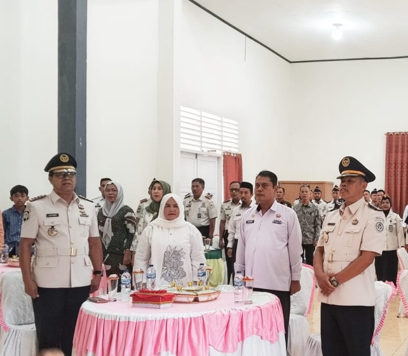 Wakil Bupati Touna, Surya Lapasiri Saat Menghadiri Serah Terima Jabatan Kalapas Ampana.