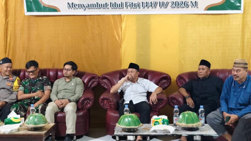 Bupati Touna, Ilham Lawidu Membuka Pasar Ramadhan Menyambut Hari Raya Idul Fitri.