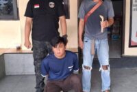 Pelaku Penikaman Saat di Amankan di Polres Touna.
