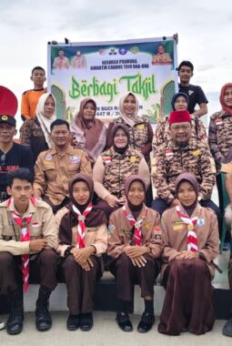 Pramuka Touna Berbagi Takjil dan Menebar Kebaikan di Bulan Suci Ramadhan