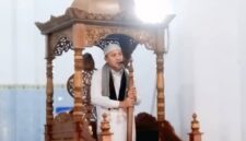 Bupati Touna, Ilham Lawidu Sebagai Khatib Sholat Idul Fitri.