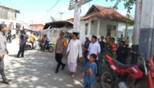 Bupati Touna Ilham Lawidu Saat Menghadiri Halal Bihalal Didesa Wakai Kecamatan Una-Una.