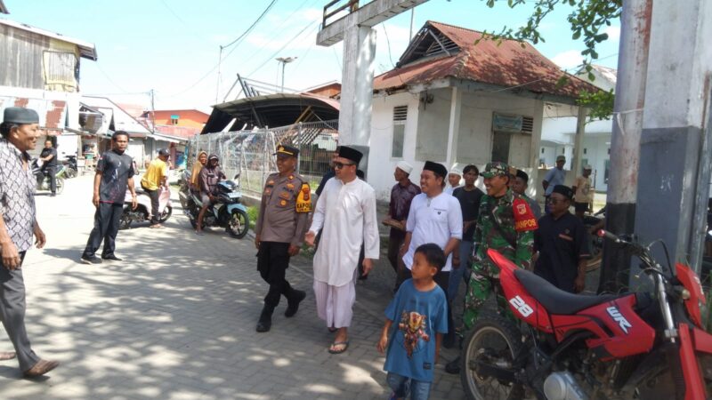 Bupati Touna Ilham Lawidu Saat Menghadiri Halal Bihalal Didesa Wakai Kecamatan Una-Una.