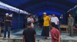 Bupati Touna, Ilham Lawidu Saat Melakukan Peninjauan Kawasan Pasar Ramadhan Didesa Sansarino Kecamatan Ampana Kota.