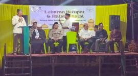 Sekda Touna, Alfian Matajeng Saat Memberikan Sambutan di Perayaan Malam Ketupat.